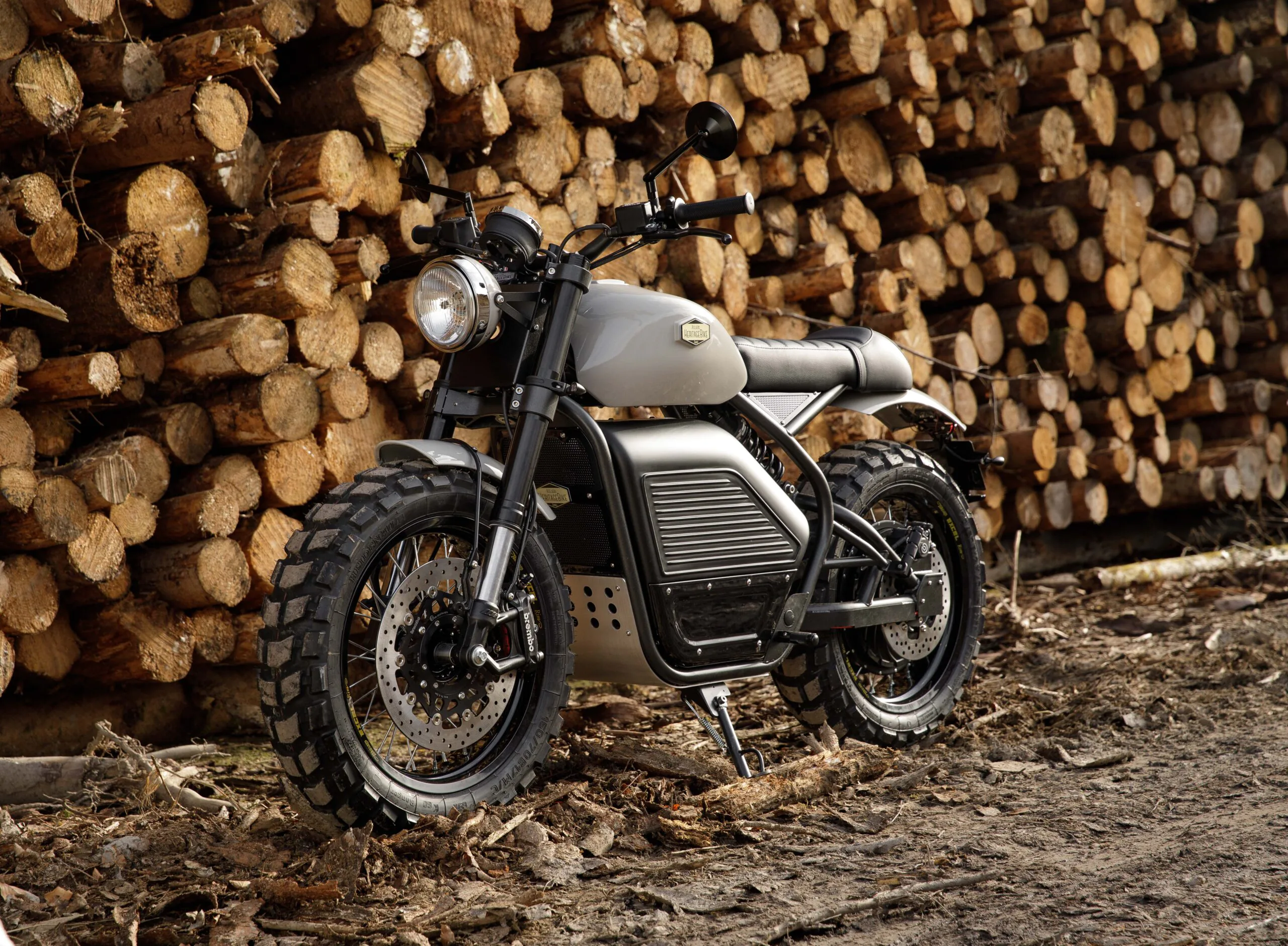 vue de trois quart du Scrambler électrique Heritage Spirit Scrambler